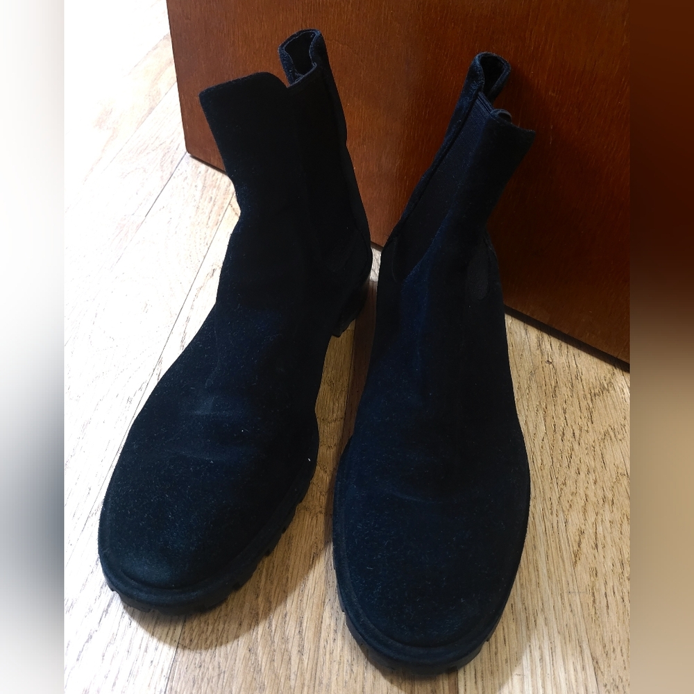Stuart Weitzman Dark Suede Footwear